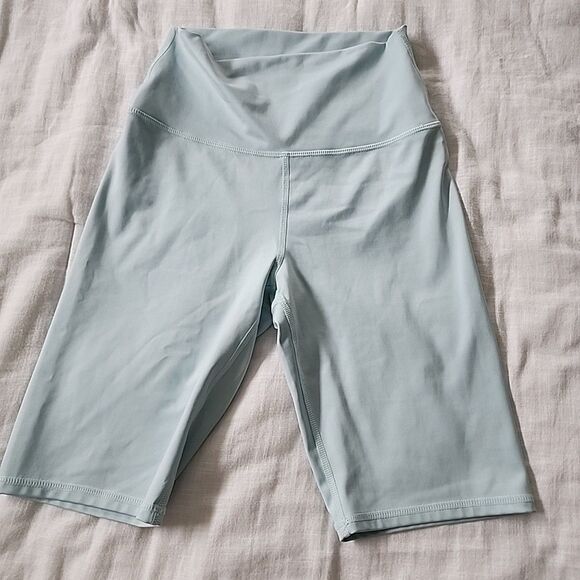 Alice and Olivia Aaron High Waist Biker Shorts Size Small Powder Blue 9" Inseam - Picture 1 of 5